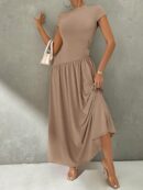 Vestido Midi Asimétrico A-Line Elegante y Simple con Cuello Alto