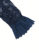 Blusa Elegante de Encaje con Cuello Alto y Manga Larga