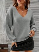 Sweater V-Neck con Hombros Caídos Estilo Francés