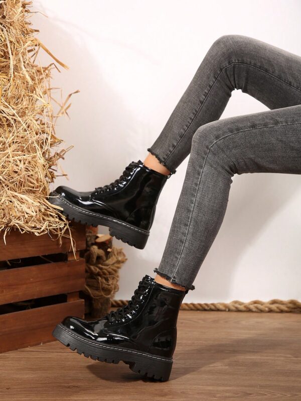 Botines de Mujer con Plataforma y Cierre de Cordones - Image 4