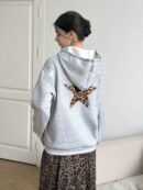Buzo Oversize con Capucha y Estampado Geométrico & de Leopardo