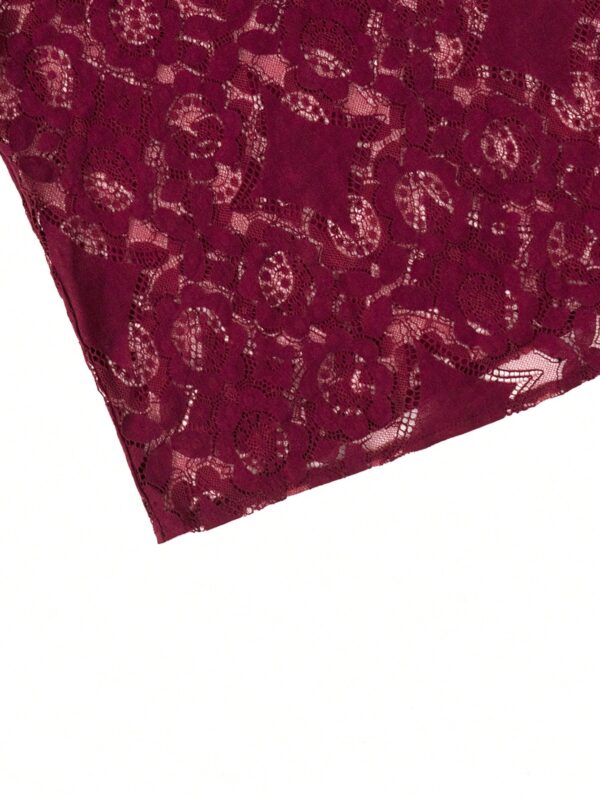 Blusa Elegante de Encaje con Cuello Alto y Manga Larga - Image 4