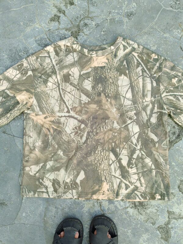 Buzo Cuello Redondo Camuflado Manga Larga para Mujer - Image 3