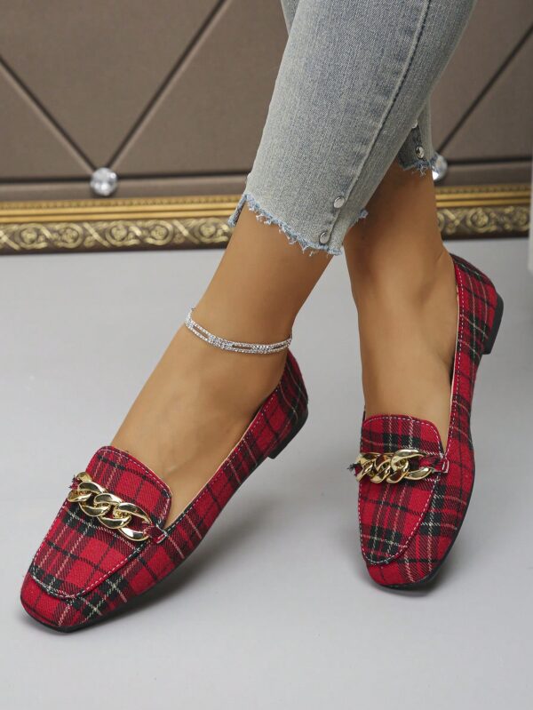 Mocasines Planos de Punta Cuadrada con Cadena Metálica para Mujer - Image 10