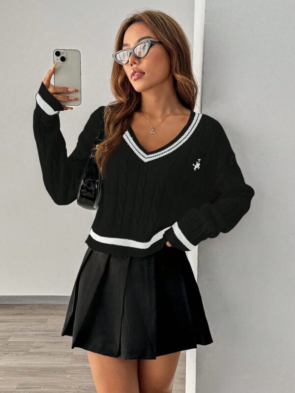 Sweater a Rayas con Cuello en V y Manga Larga - Image 10