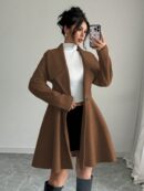 Abrigo Elegante de Cuello Alto y Manga Larga en Tweed