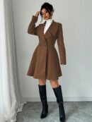 Abrigo Elegante de Cuello Alto y Manga Larga en Tweed