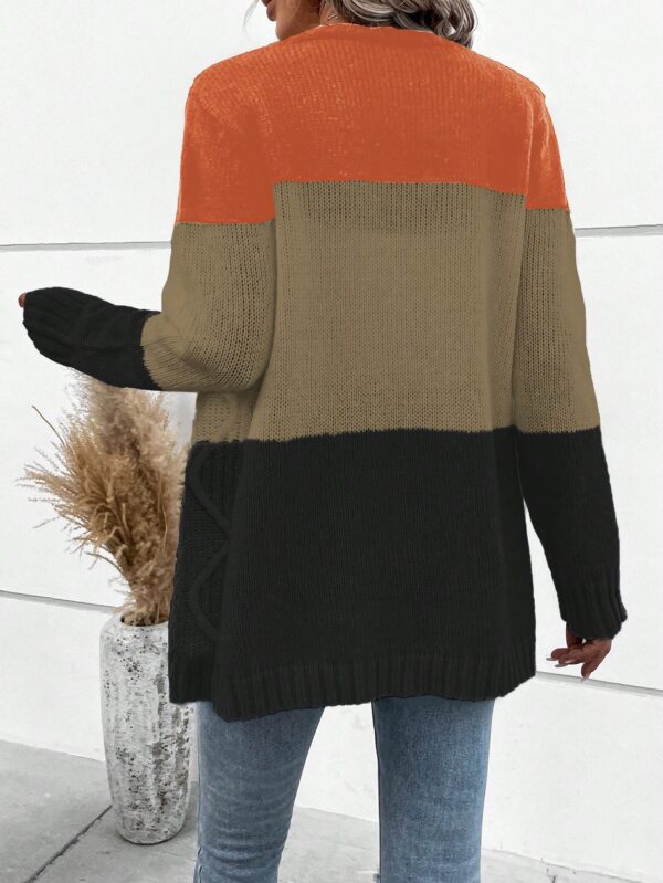 Cardigan Tejido Tricolor con Botones y Cuello en V - Image 19