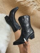Botas Cortas Bordadas de Estilo Western con Punta Afilada