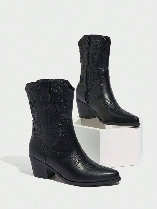 Botas Cortas Bordadas de Estilo Western con Punta Afilada - Image 24