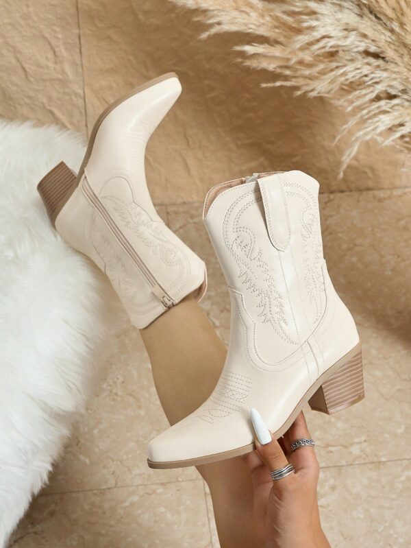 Botas Cortas Bordadas de Estilo Western con Punta Afilada