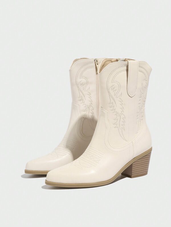 Botas Cortas Bordadas de Estilo Western con Punta Afilada - Image 3