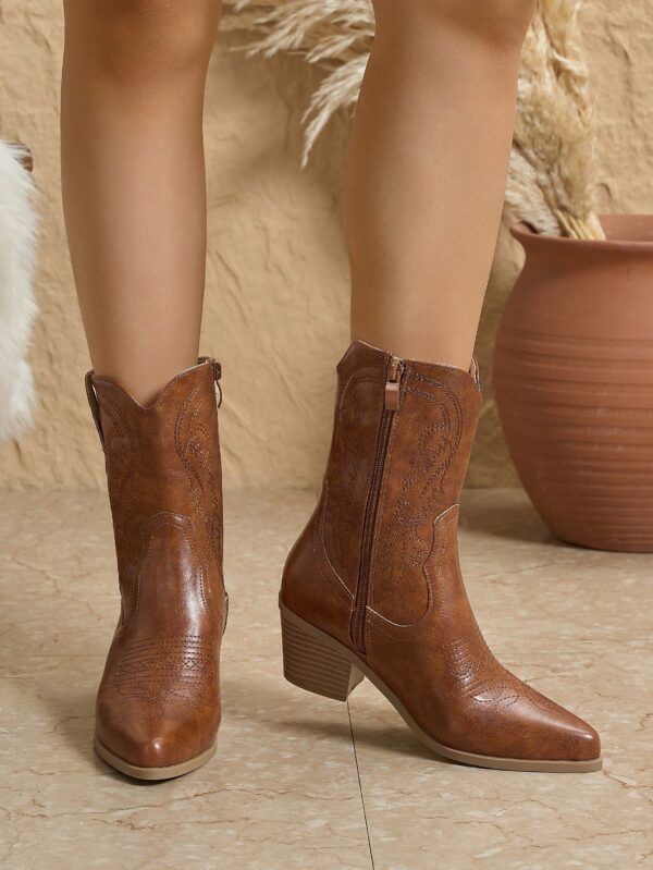 Botas Cortas Bordadas de Estilo Western con Punta Afilada - Image 28