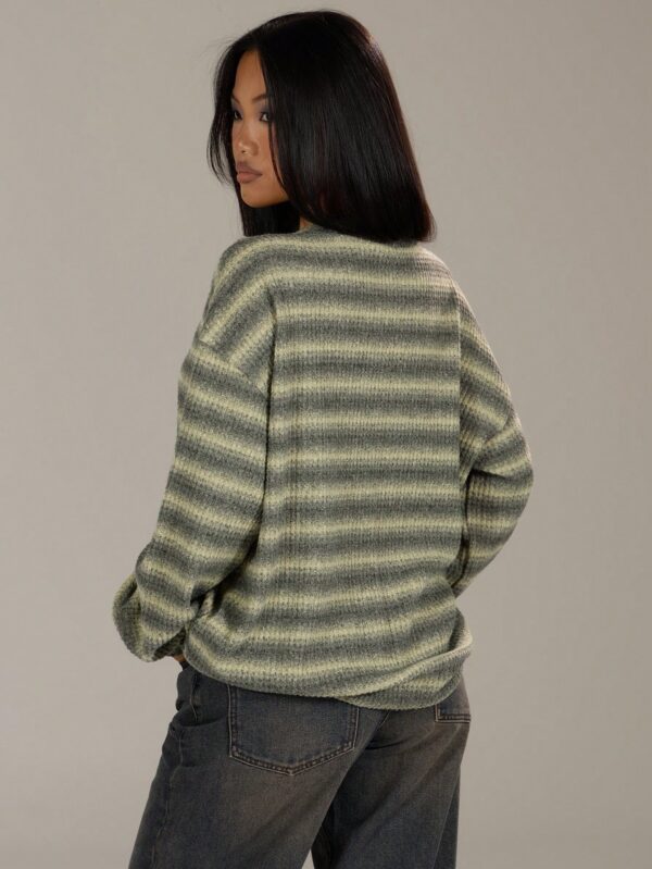 Sweater a Rayas Oversize Cuello Redondo al Estilo Y2k 90's - Image 8