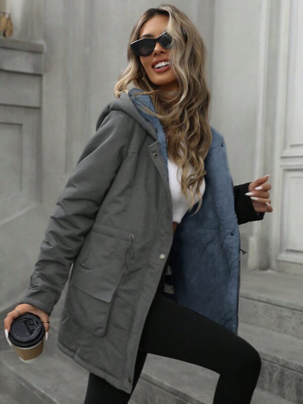 Abrigo Acolchado Casual con Capucha y Cintura Ajustable - Image 7