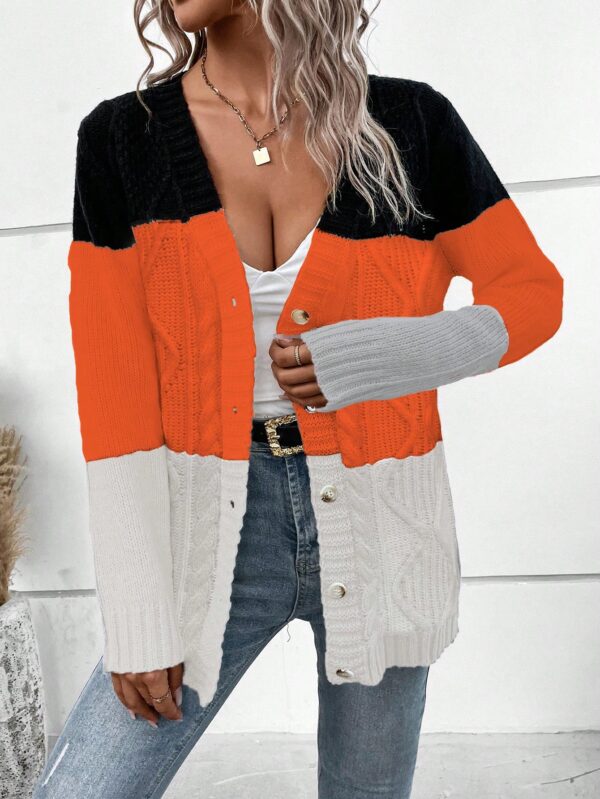 Cardigan Tejido Tricolor con Botones y Cuello en V - Image 44