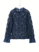 Blusa Elegante de Encaje con Cuello Alto y Manga Larga
