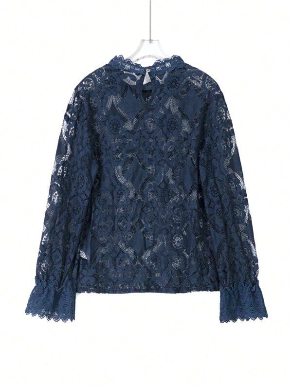 Blusa Elegante de Encaje con Cuello Alto y Manga Larga - Image 12