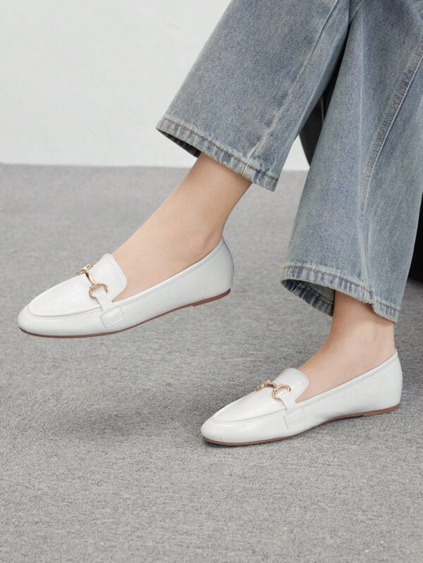 Mocasines de Mujer con Hebilla Metálica y Tacón Plano - Image 39