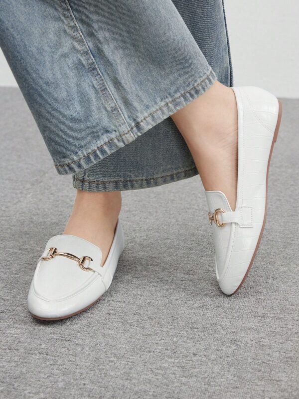 Mocasines de Mujer con Hebilla Metálica y Tacón Plano - Image 40