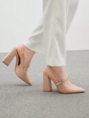 Zapatos de Tacón Grueso en Rojo Vino con Correa en el Tobillo