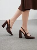 Zapatos de Tacón Grueso en Rojo Vino con Correa en el Tobillo
