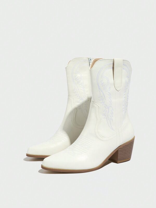Botas Cortas Bordadas de Estilo Western con Punta Afilada - Image 10