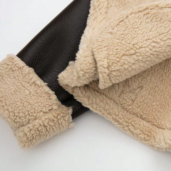 Campera Negra de Eco Piel con Cuello de Piel Sintética - Image 11