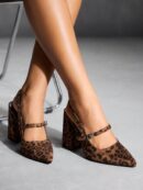 Zapatos de Tacón Grueso en Rojo Vino con Correa en el Tobillo