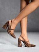 Zapatos de Tacón Grueso en Rojo Vino con Correa en el Tobillo