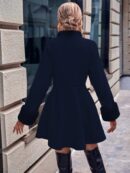 Abrigo Elegante Doble Botonadura con Cuello en Cascada