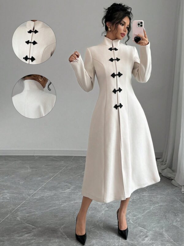 Abrigo Elegante Cuello Alto y Botones Estilo Chino - Image 7