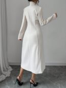 Abrigo Elegante Cuello Alto y Botones Estilo Chino