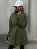 Abrigo Acolchado de Diseño Minimalista con Cuello Solapa y Cinturón