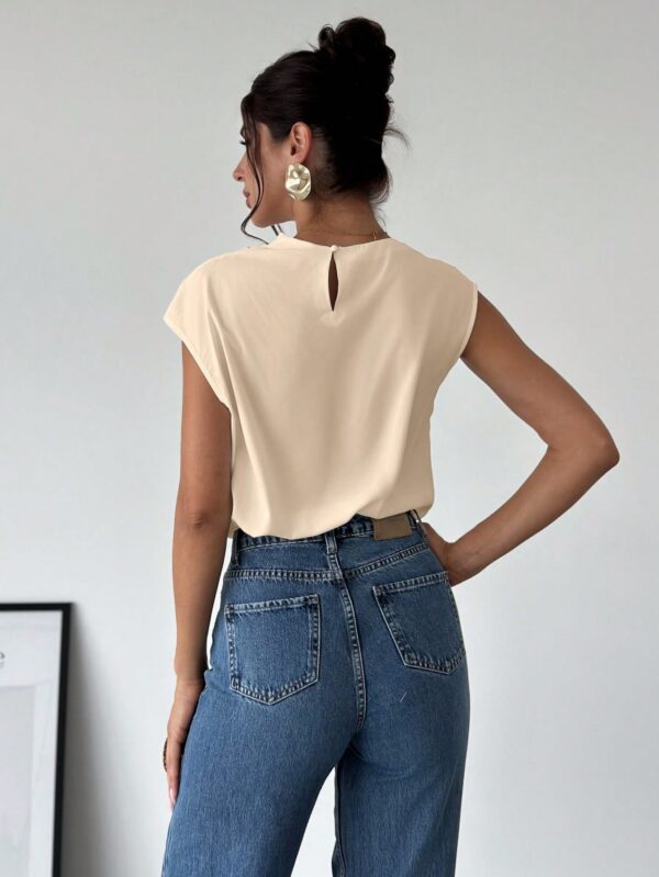 Blusa Elegante Asimétrica con Cuello Mao y Pliegues - Image 23