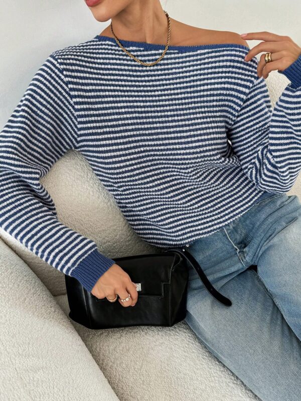 Sweater de Cuello Asimétrico en Punto Cafí Solido - Image 100