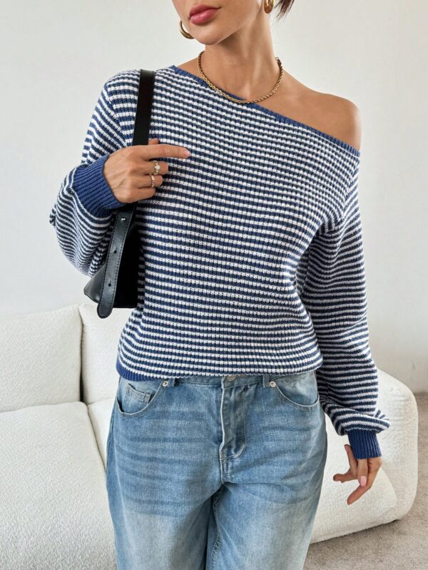 Sweater de Cuello Asimétrico en Punto Cafí Solido - Image 101
