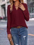 Blusa Casual con Encaje en Contraste y Escote Muesca