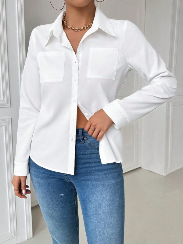 Blusa Casual Blanca de Manga Larga con Cuello y Bolsillo - Image 4