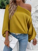 Blusa Asimétrica con Manga Murciélago y Hombro Descubierto