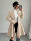 Abrigo Elegante de Cuello Alto y Manga Larga en Tweed