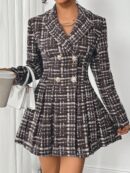 Abrigo Tweed Plisado con Doble Botonadura y Cuello Solapa