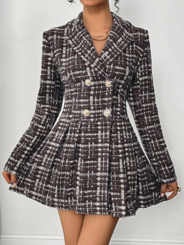 Abrigo Tweed Plisado con Doble Botonadura y Cuello Solapa - Image 18
