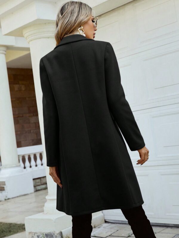 Abrigo Elegante con Cuello Solapa y Doble Botonadura - Image 8