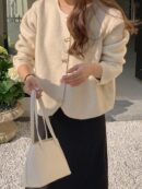 Cardigan de Punto Elegante con Botones Decorativos y Cuello Redondo