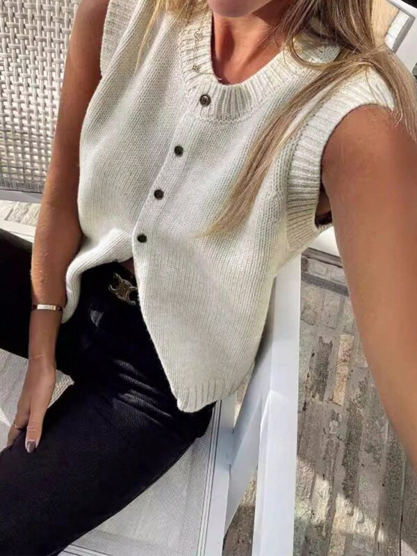 Top Casual Tejido en Punto con Botones y Cuello Redondo - Image 7
