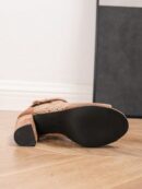 Sandalias de Tacón Alto y Grueso con Detalles Calados