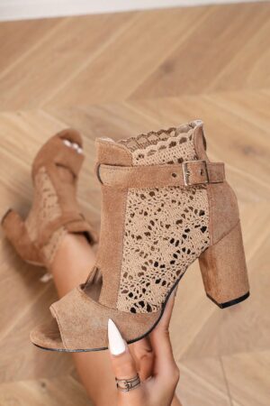 Sandalias de Tacón Alto y Grueso con Detalles Calados