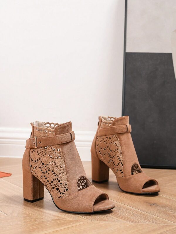 Sandalias de Tacón Alto y Grueso con Detalles Calados - Image 4