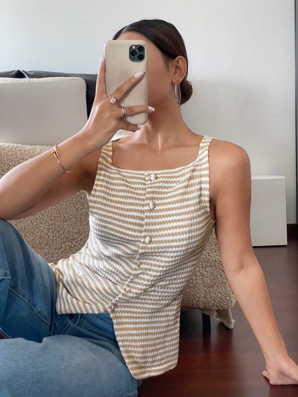 Blusa Elegante de Rayas con Botones y Abertura Frontal - Image 10